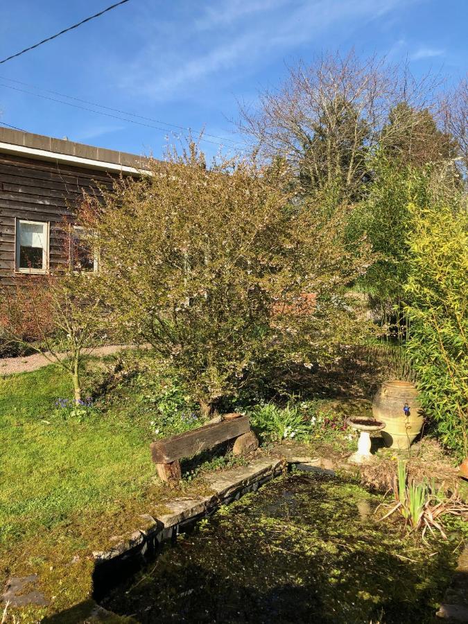 The Steppes Holiday Cottages เฮริฟอร์ด ภายนอก รูปภาพ